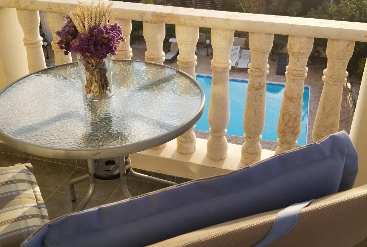 Penthouse Apartment Universal Пафос Екстериор снимка