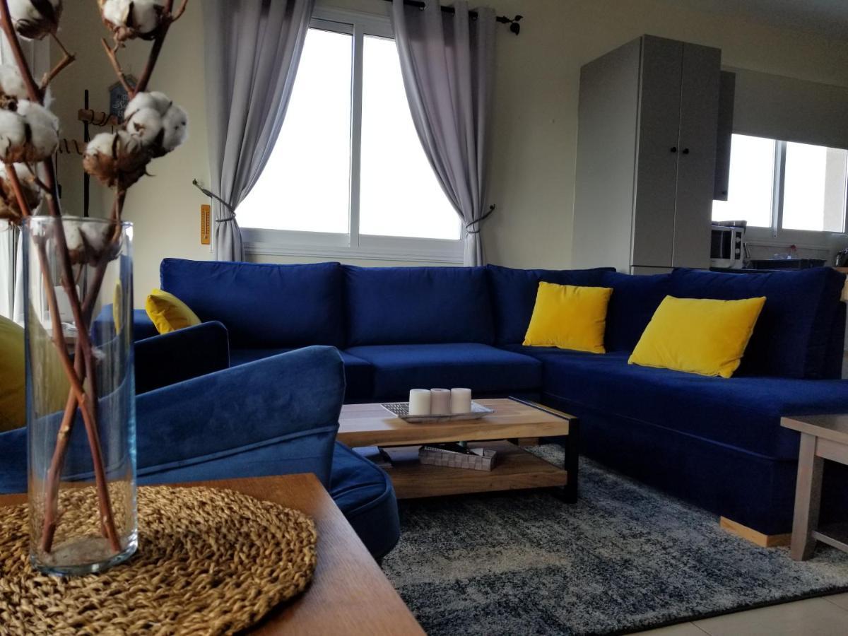 Penthouse Apartment Universal Пафос Екстериор снимка